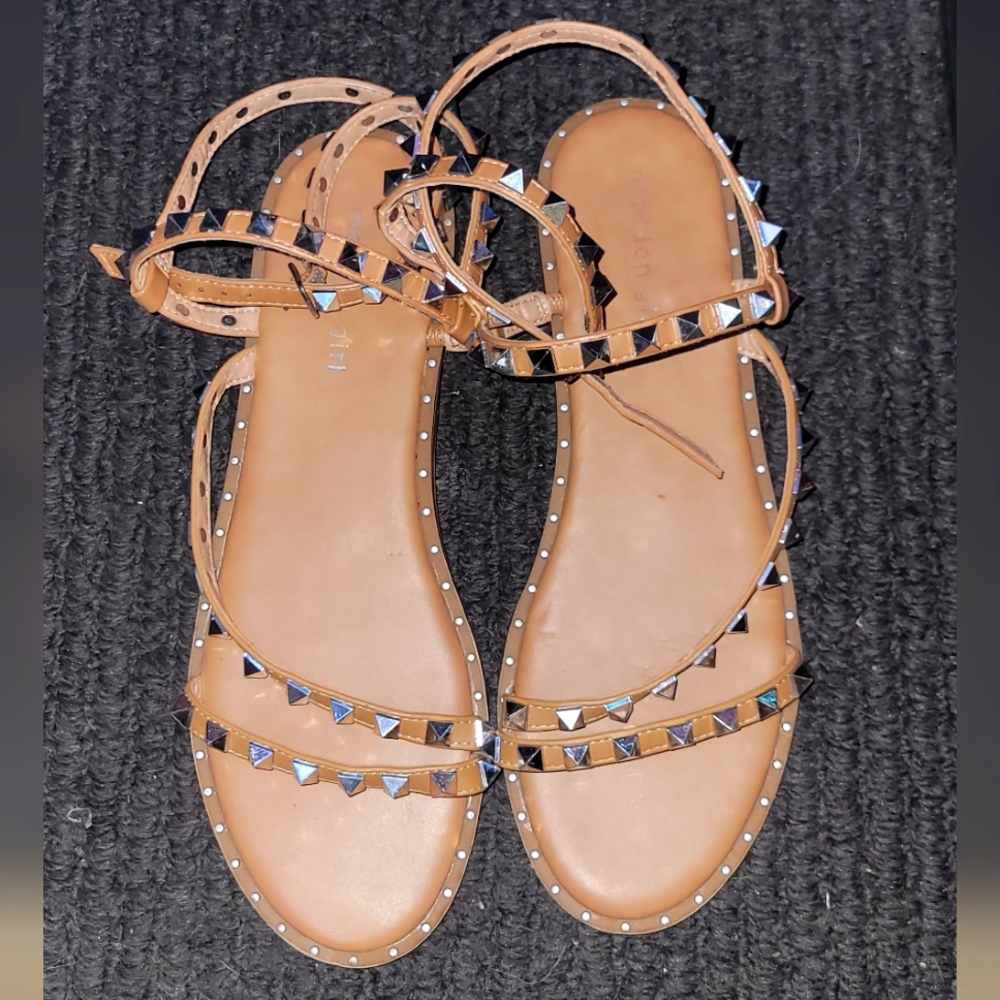 Womens studded sandals size 9